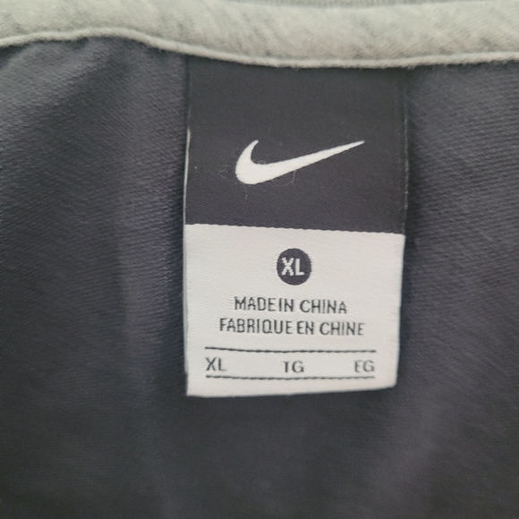 Nike zip up jacket XL - Picture 3 of 5